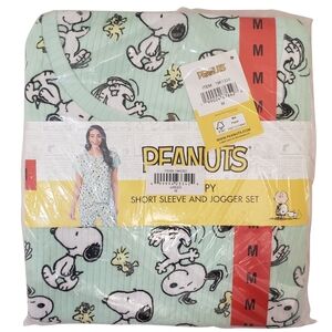 PEANUTS Pajama Set Women Snoopy 2-Piece Short Sleeve Top & Jogger Set NWT